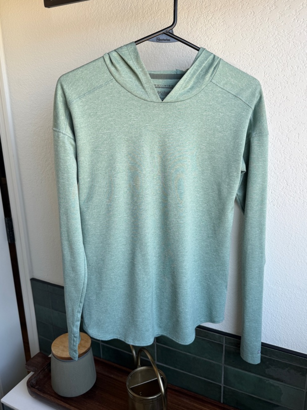 Columbia Omni-Wick Lightweight Sun Hoodie. Small. Sage Green. Like New.